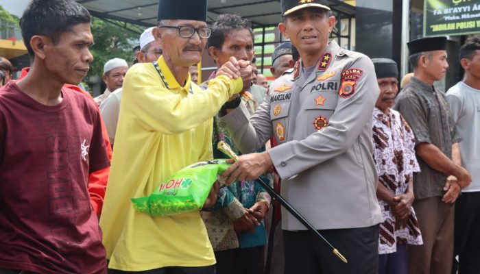 Kapolda Aceh Salurkan Bantuan Korban Banjir dan Santuni Santri Berprestasi di Aceh Tenggara