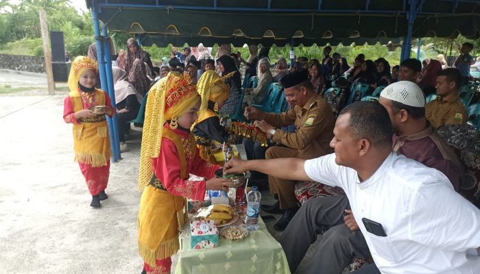 Camat Kuta Baro Ajak Warga Perkuat Nilai Keislaman Anak