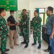 Bangun Kepercayaan Warga, Babinsa Koramil 09/Ulee Kareng Terima Senjata Api Rakitan