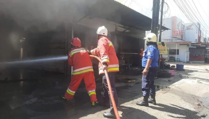 Kebakaran di jalan Teuku Umar Banda Aceh, 10 Unit Damkar Dikerahkan