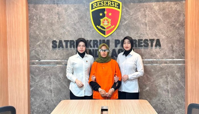 Wanita Terduga Pelaku Pencurian Emas Serahkan Diri ke Polresta Banda Aceh