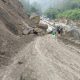 Jalan Lintas Provinsi Gayo Lues-Aceh Timur Tertimbun Batu di Berawang Salam