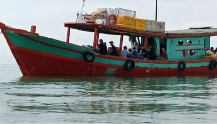 Dilema Warga Pulau Banyak, Kapal Kayu Masih jadi Urat Nadi Transportasi