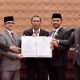 Plt Sekda Aceh dan Pimpinan DPRA Teken Persetujuan Bersama KUA-PPAS Aceh 2027