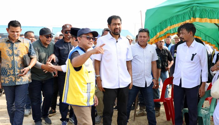 Gubernur Aceh Tinjau Pemulihan Pascabencana di Aceh Tamiang, dan Salurkan Bantuan Pertanian hingga Pendidikan