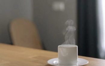 Air Hangat Pagi Hari Dipercaya Lancarkan Pencernaan