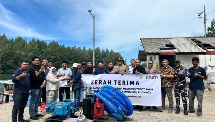 SBA Serahkan Mesin Penyedot Pasir untuk Nelayan Lhok Krueng Raba Lhoknga