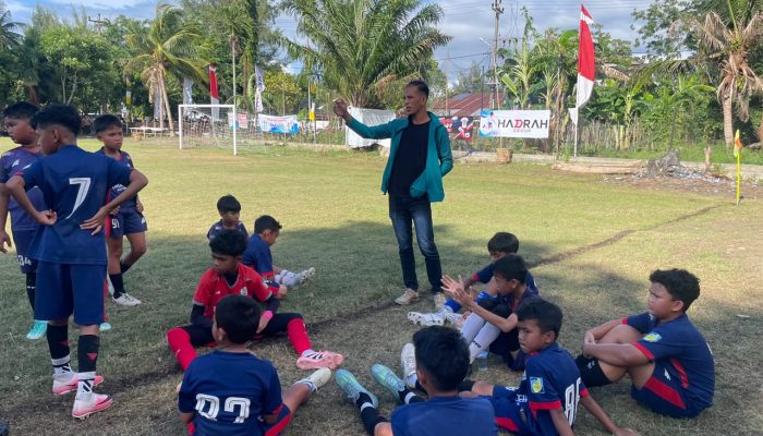 Pelatih dan Manajer Tim Apresiasi Sepakbola Pos Aceh Cup U-12