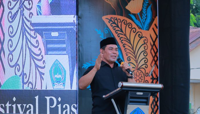 Buka Piasan Aceh Rayeuk, Syech Muharram: Jangan Sampai Anak Aceh Tak Bisa Berbahasa Aceh
