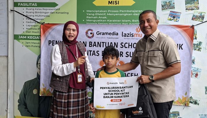Lagi, PD Muhammadiyah Banda Aceh, Lazismu, dan Gramedia Berbagi School Kit kepada Siswa SD Muhammadiyah 2